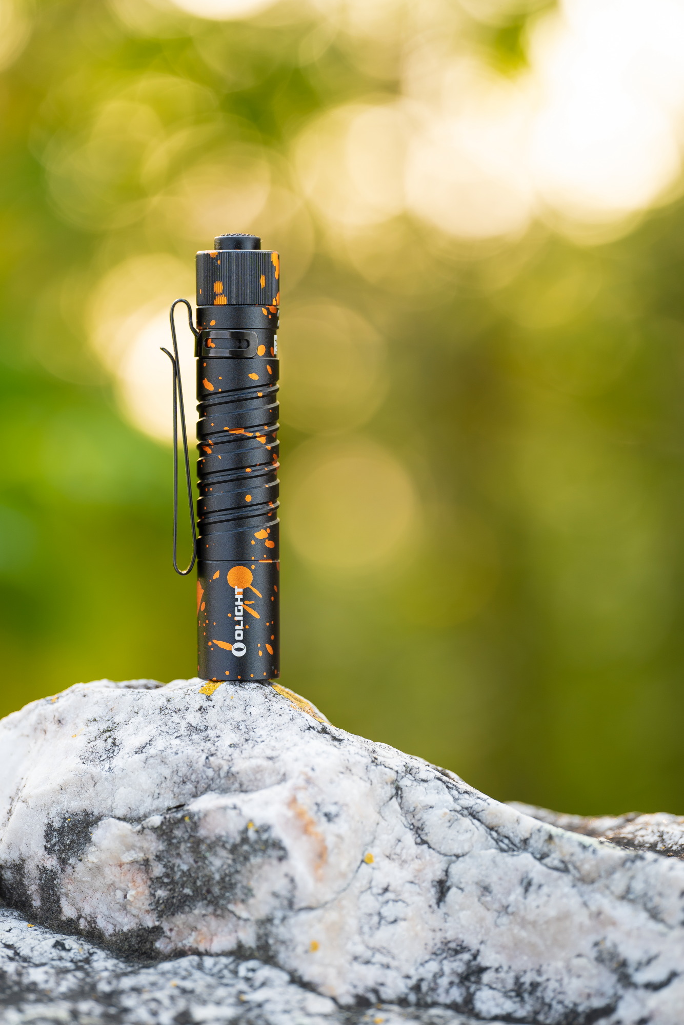 Olight i5T EOS (300 Lúmenes Linterna EDC Recargable Impermeable